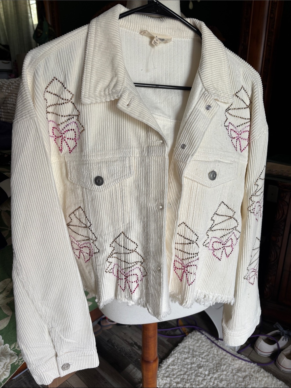 Nutcracker Market Find Women’s Cream Corduroy rhinestone embellished Jacket🎄🎀